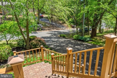 Move right into this beautifully updated 4-bedroom, 2.5-bath - photo 4