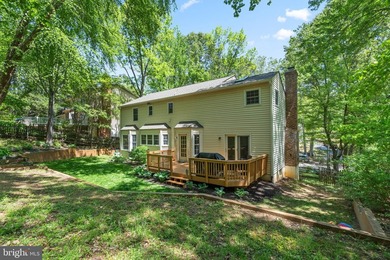 Move right into this beautifully updated 4-bedroom, 2.5-bath - photo 7