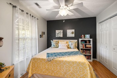 This charming brick home sits in a cul-de-sac on a quiet street - photo 12
