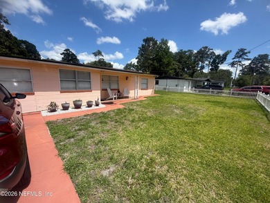 Exceptional opportunity to own a versatile 3-bedroom, 3-bath - photo 4
