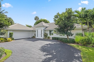 Completely rebuilt and enlarged in 2021, this exceptional modern - photo 4