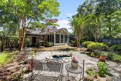 This charming brick home sits in a cul-de-sac on a quiet street - photo 19