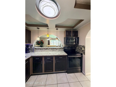 Exceptional opportunity to own a versatile 3-bedroom, 3-bath - photo 10