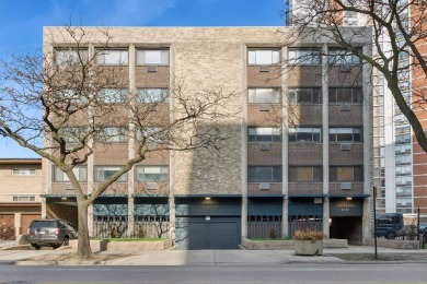 Lake Home For Sale in Chicago, Illinois