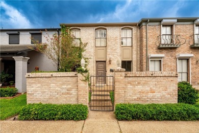 (private lake, pond, creek) Townhome/Townhouse Sale Pending in Corpus Christi Texas