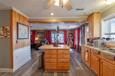 Nestled at the 8 MM in Buck Creek Cove, this lakefront retreat - photo 12
