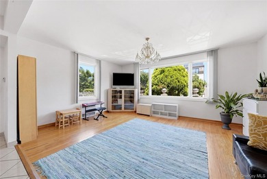 WELCOME TO THIS BRIGHT AND MOVE-IN READY 4 BEDROOM, 2 BATHROOM - photo 17