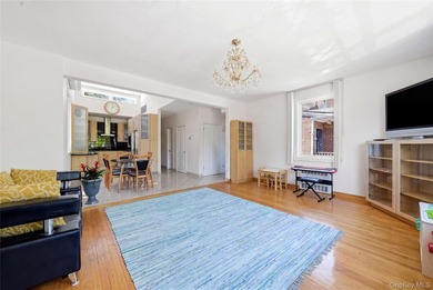 WELCOME TO THIS BRIGHT AND MOVE-IN READY 4 BEDROOM, 2 BATHROOM - photo 19