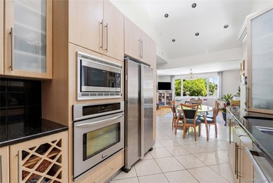 WELCOME TO THIS BRIGHT AND MOVE-IN READY 4 BEDROOM, 2 BATHROOM - photo 26