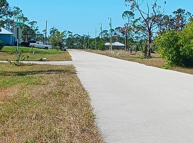 Take advantage of this rare opportunity to own land on a canal - photo 2