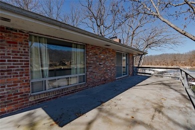 Nestled at the 8 MM in Buck Creek Cove, this lakefront retreat - photo 33