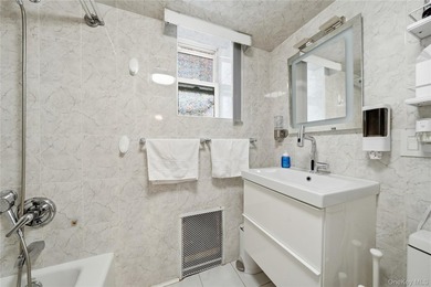 WELCOME TO THIS BRIGHT AND MOVE-IN READY 4 BEDROOM, 2 BATHROOM - photo 36