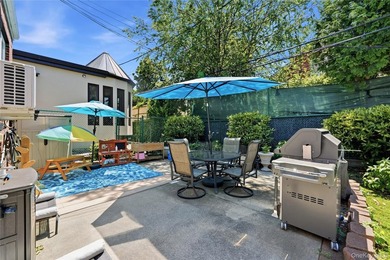 WELCOME TO THIS BRIGHT AND MOVE-IN READY 4 BEDROOM, 2 BATHROOM - photo 38