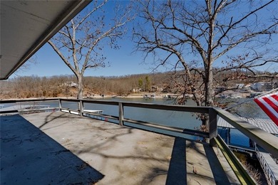 Nestled at the 8 MM in Buck Creek Cove, this lakefront retreat - photo 39