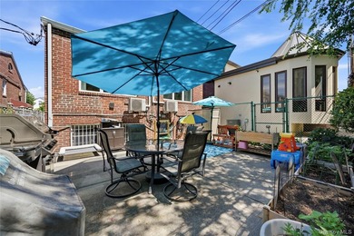 WELCOME TO THIS BRIGHT AND MOVE-IN READY 4 BEDROOM, 2 BATHROOM - photo 39