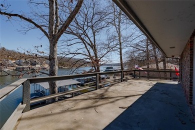 Nestled at the 8 MM in Buck Creek Cove, this lakefront retreat - photo 40