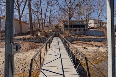 Nestled at the 8 MM in Buck Creek Cove, this lakefront retreat - photo 43