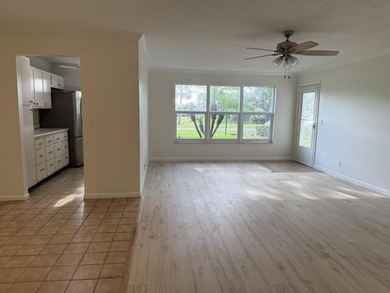Beautiful 1100sqt condo/villa in desirable Lantana 55+community - photo 6
