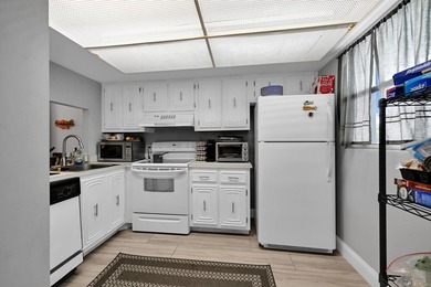 Welcome to this ALL AGES charming one-bedroom - photo 10