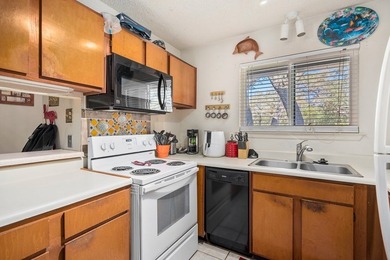 Motivated seller! Enjoy the peace and tranquility of Hidden - photo 5