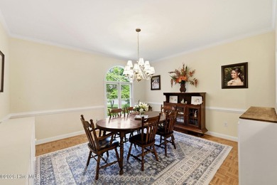 Outstanding curb appeal in this meticulously kept and upgraded - photo 13