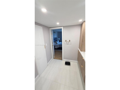 Beautiful 2 bedroom / 2 bathroom unit at Arlen House East