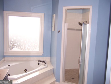 Need some room this is it !!! 5 Bdrm 3 Bth all Brick home. Huge - photo 19