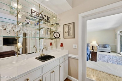 Outstanding curb appeal in this meticulously kept and upgraded - photo 28