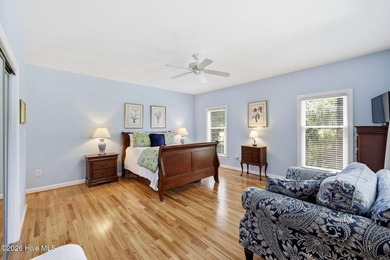Outstanding curb appeal in this meticulously kept and upgraded - photo 31