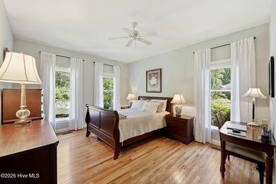 Outstanding curb appeal in this meticulously kept and upgraded - photo 39
