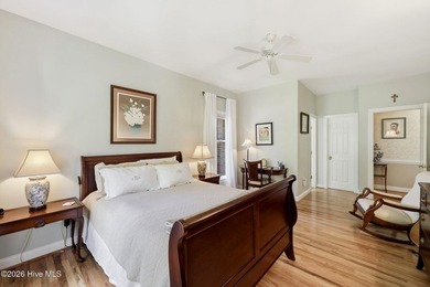 Outstanding curb appeal in this meticulously kept and upgraded - photo 40
