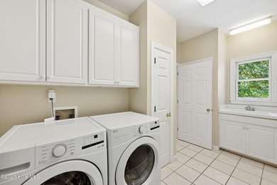Outstanding curb appeal in this meticulously kept and upgraded - photo 45