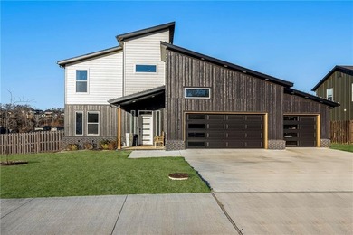 Talk about exciting price per foot! Open house 7/19! Modern - photo 47