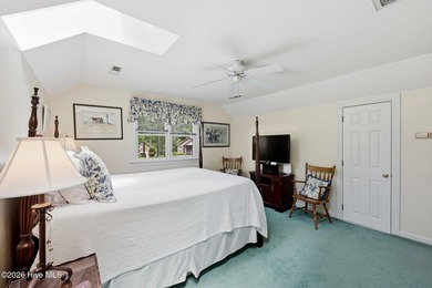 Outstanding curb appeal in this meticulously kept and upgraded - photo 47