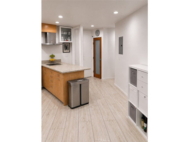 Stunning Fully Renovated Waterfront Condo with Marina Views - photo 7