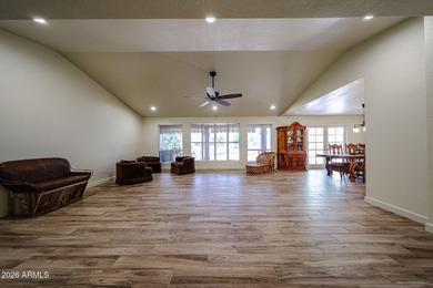 Beautifully updated Alameda Model with an Amazing Lake View. 3 - photo 5