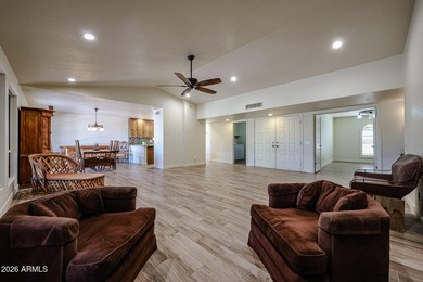 Beautifully updated Alameda Model with an Amazing Lake View. 3 - photo 7