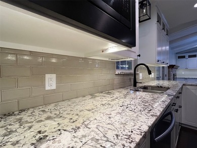 So much to like about this home! Great curb appeal with majestic - photo 13