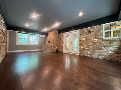 So much to like about this home! Great curb appeal with majestic - photo 19