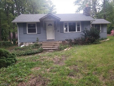 Highland Lakes Home For Sale in Vernon Twp. New Jersey