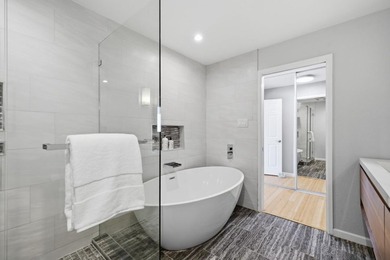 Welcome to 405 Clearview Drive! This thoughtfully updated - photo 21