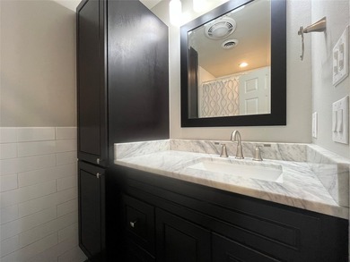 So much to like about this home! Great curb appeal with majestic - photo 21