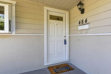 Elegance & Convenience in a Prime Location. Rare 8,600+ SF lot - photo 2
