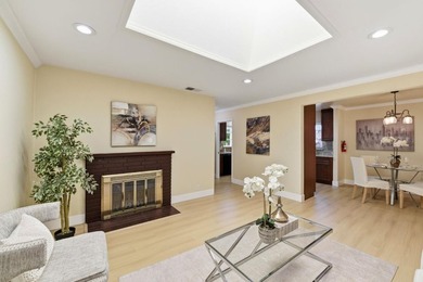 Elegance & Convenience in a Prime Location. Rare 8,600+ SF lot - photo 5
