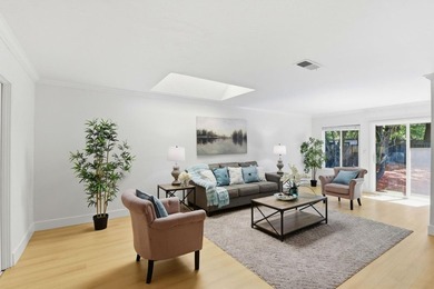 Elegance & Convenience in a Prime Location. Rare 8,600+ SF lot - photo 7