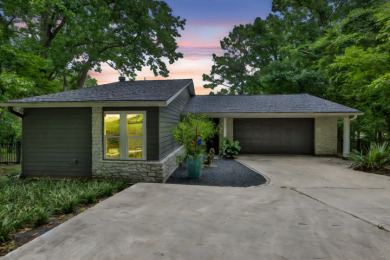 Lake Livingston Home For Sale in Coldspring Texas