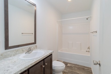 Clean and well-maintained 2 bed, 2 bath home in a quiet Roy - photo 11