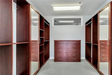 Experience Elevated Lakeview Living in the Heart of Downtown - photo 18