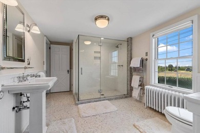 Discover this elegant Water Mill summer retreat, perfectly - photo 20