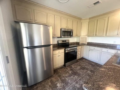 Desirable end unit 2BR/2.5BA townhouse with stylish updates - photo 7
